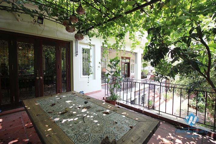 A huge 5  bedroom villa with indoor swimming pool for rent in Vuon Dao